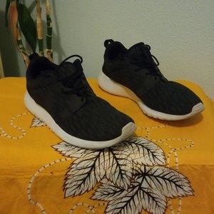 Nike Roshe One KJCRD 777429-001